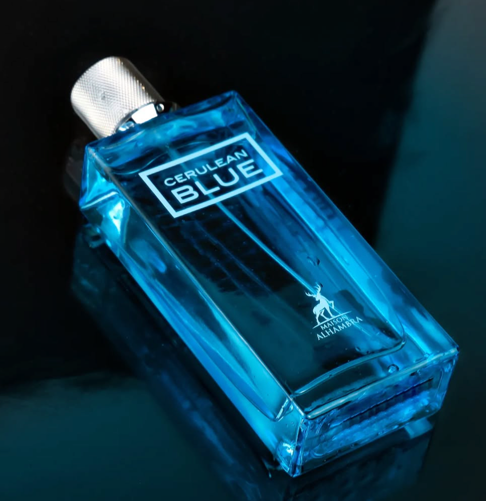 Cerulean Blue eau de parfum para Hombre - Maison Alhambra. Una sensación acogedora de frescura y vitalidad.