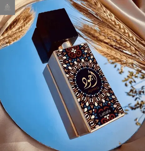 Lattafa Ajwad Eau de Parfum Unisex, Fragancia afrutada con notas de jazmín.