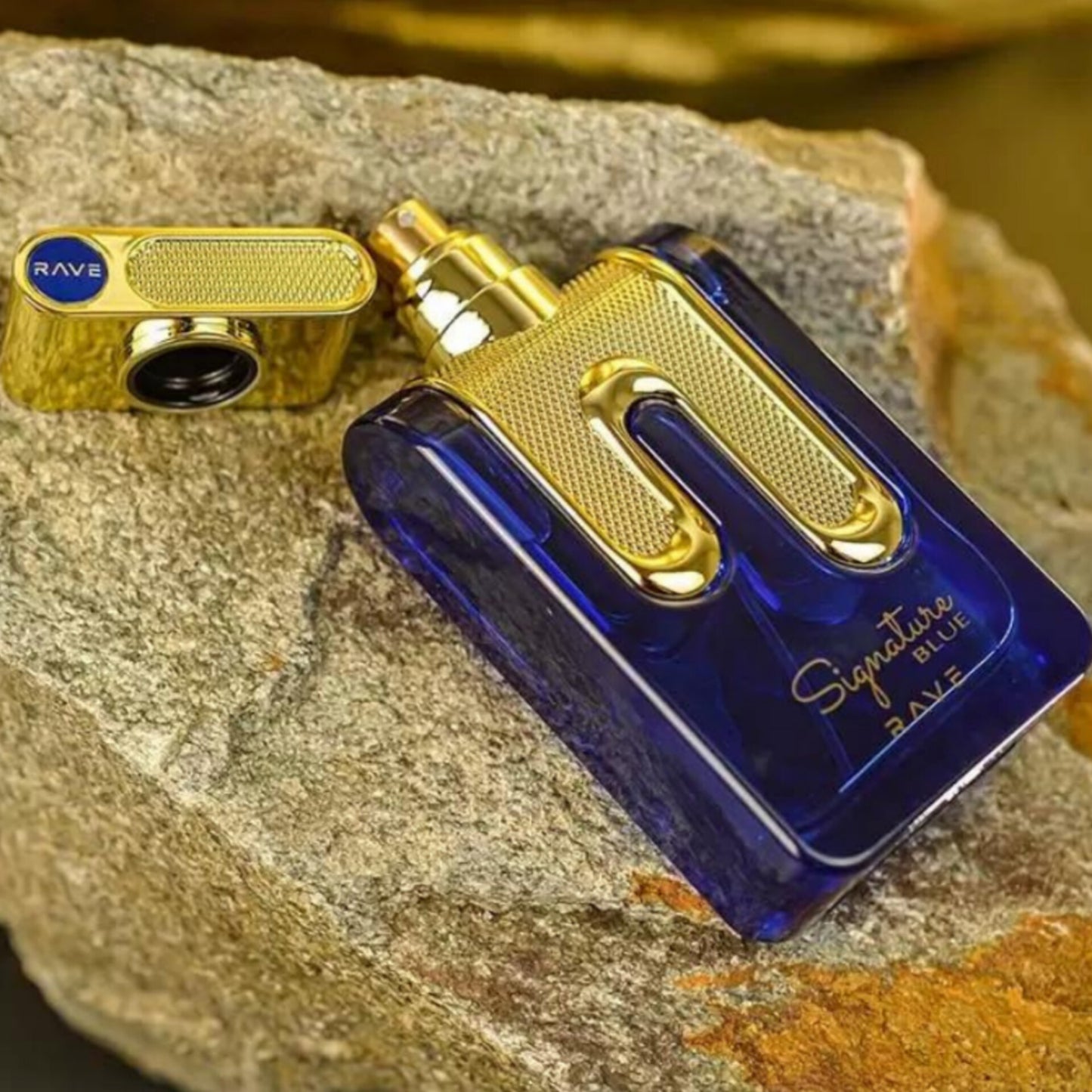 Signature Blue Eau de Parfum para Hombre - Rave. Una fragancia fresca, aromática y amaderada