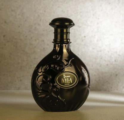 Nyla Suede Eau de Parfum 80ml – Arabiyat Prestige | Perfume Unisex Gourmand con Notas de Coco, Praliné y Cuero